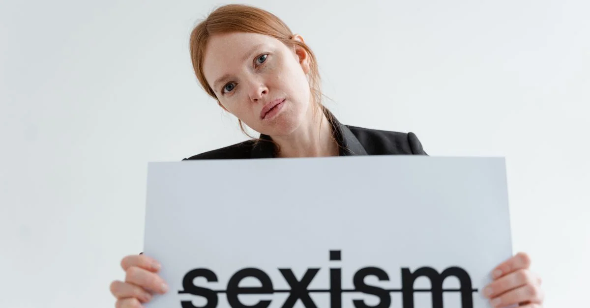 セクハラで欠勤時の給与保障【法的権利と申告手順を解説】